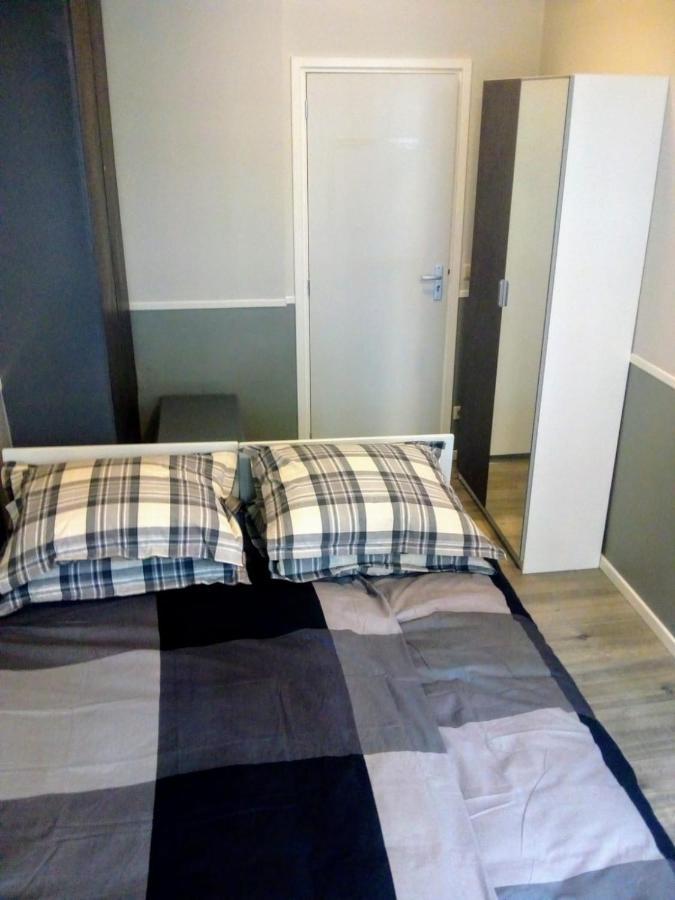 אמסטרדם Aldo, Not For Parties, Not A Hotel, Room With Shared Bathroom, No Kitchen מראה חיצוני תמונה