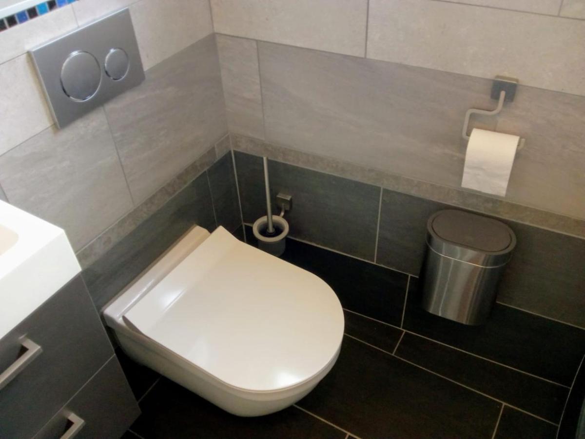 אמסטרדם Aldo, Not For Parties, Not A Hotel, Room With Shared Bathroom, No Kitchen מראה חיצוני תמונה